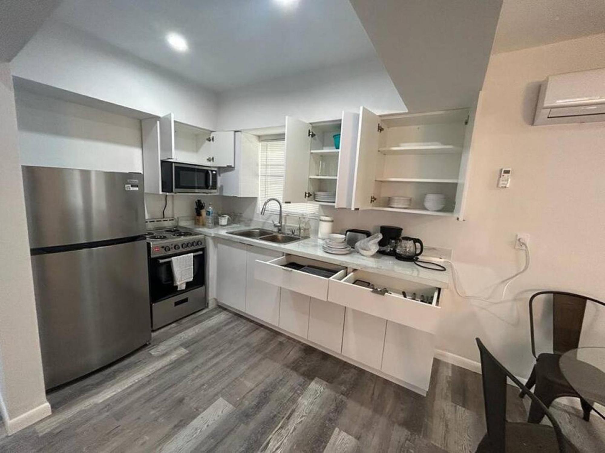 Fully Equipped Apartments With Parking Near Cocowalk Miami Exterior photo