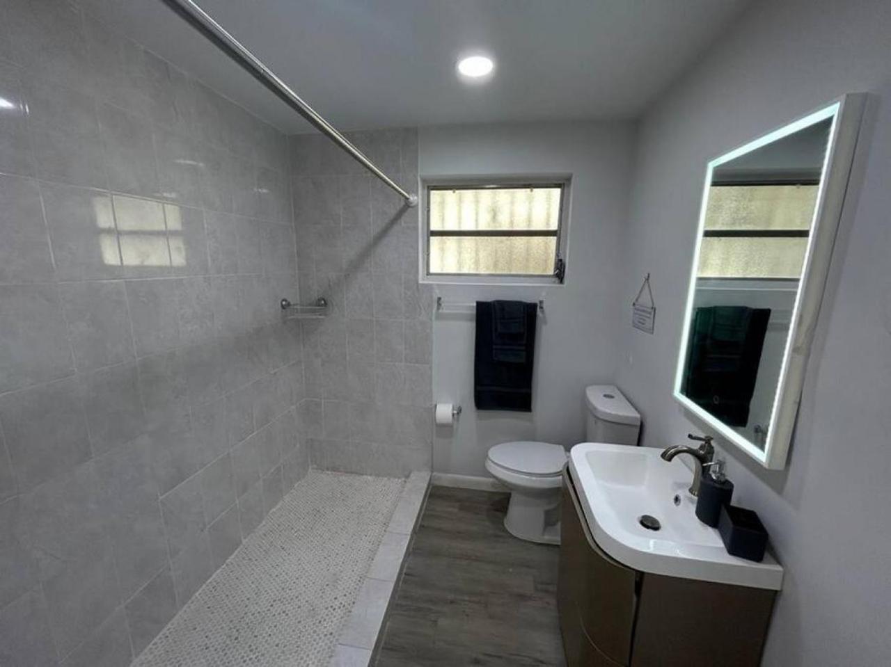 Fully Equipped Apartments With Parking Near Cocowalk Miami Exterior photo